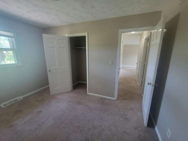 Foto del edificio - 3351 Moundview Ct