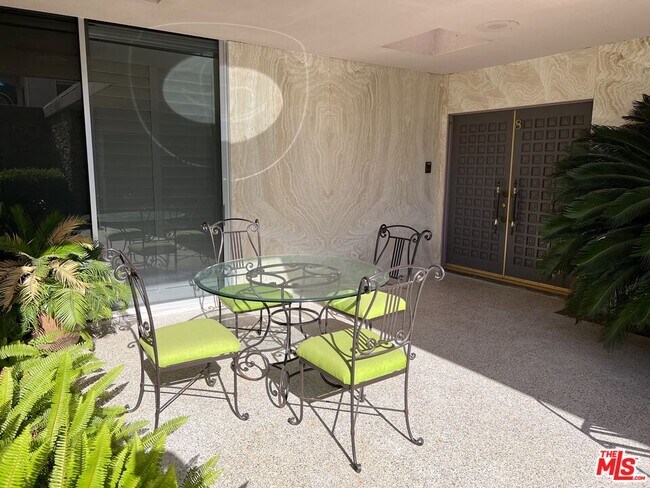 Foto del edificio - 500 W Arenas Rd