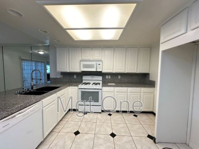 Foto principal - 6572 Carioca Ln