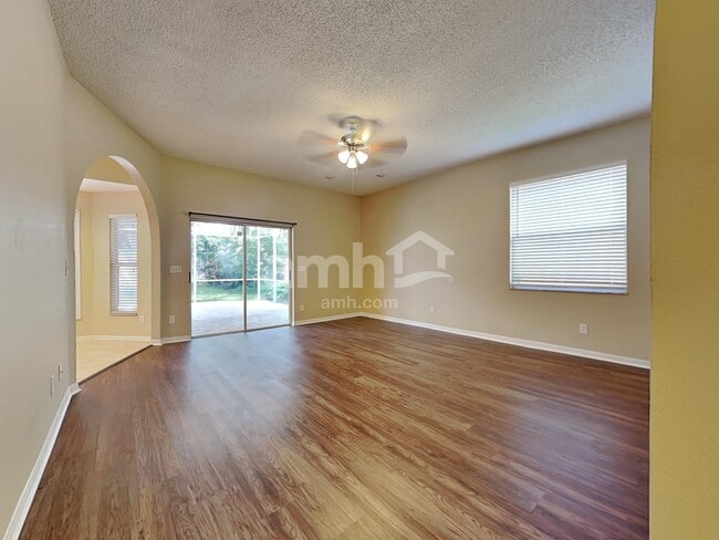 Building Photo - 17756 Oak Bridge St