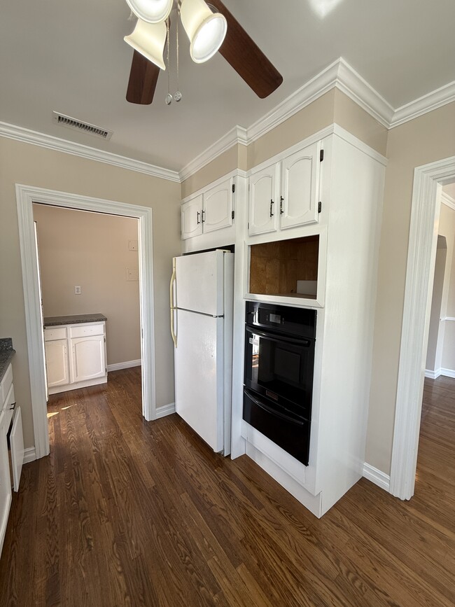 Foto del edificio - 3111 Jeffries Ave