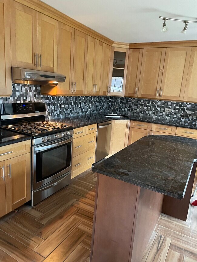 Building Photo - 602 Dogwood Ln