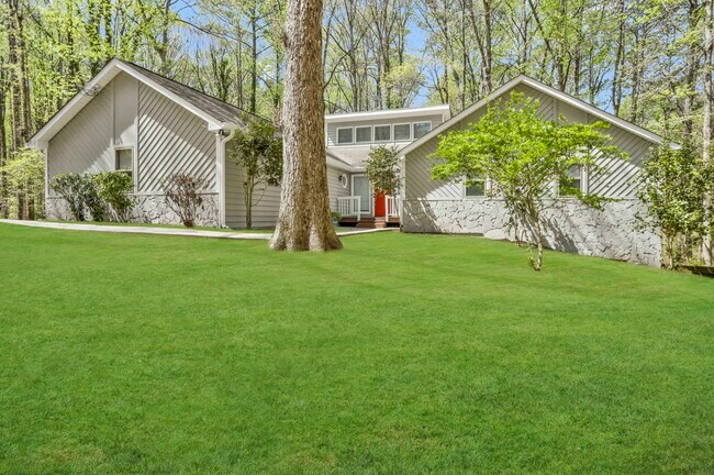 Building Photo - 431 Cricket Hill Trl