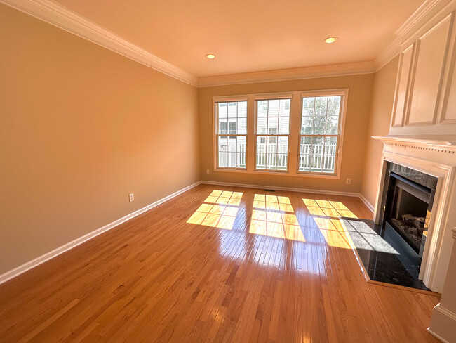 Building Photo - 9 Yorktown Ln