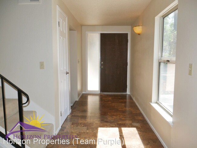 Building Photo - 3 br, 2.5 bath House - 6601 Crosswoods Circle