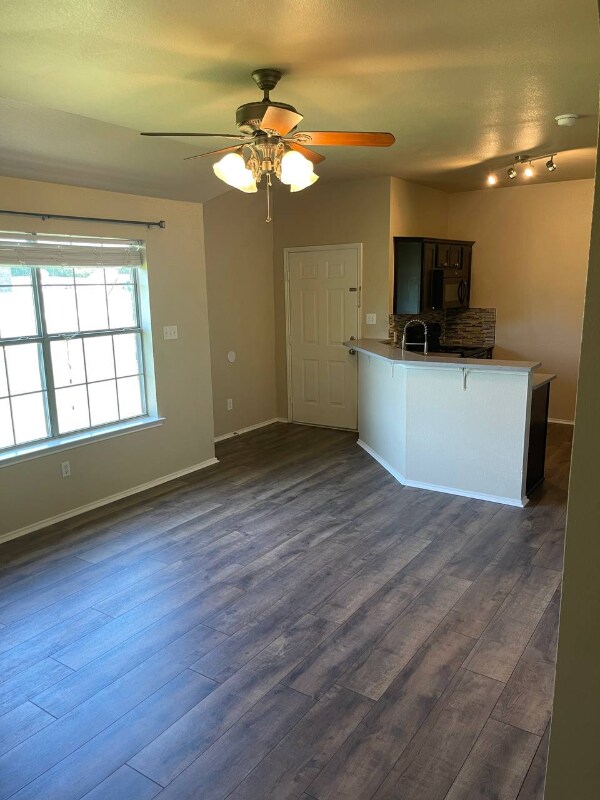 Foto principal - 131 Lindas Creek Ln