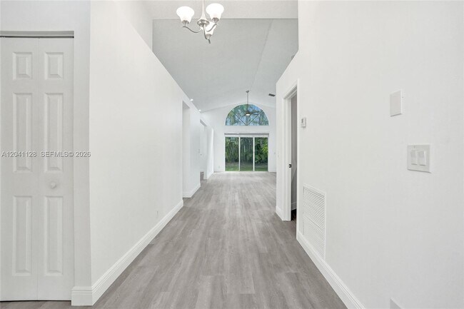 Foto del edificio - 6931 NW 34th St