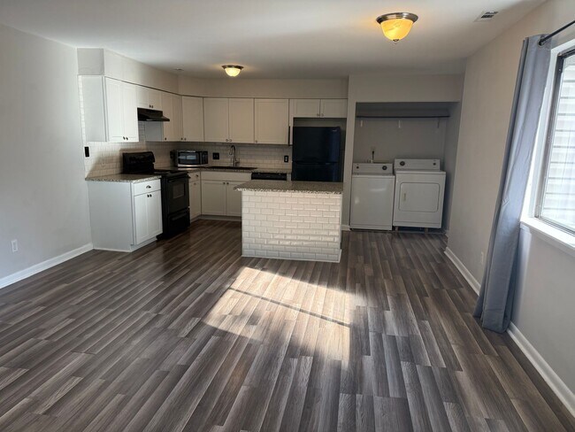 Foto del edificio - RARE - Finley Forest Gem in Chapel Hill - 2 Bedrooms – Available Dec 1!