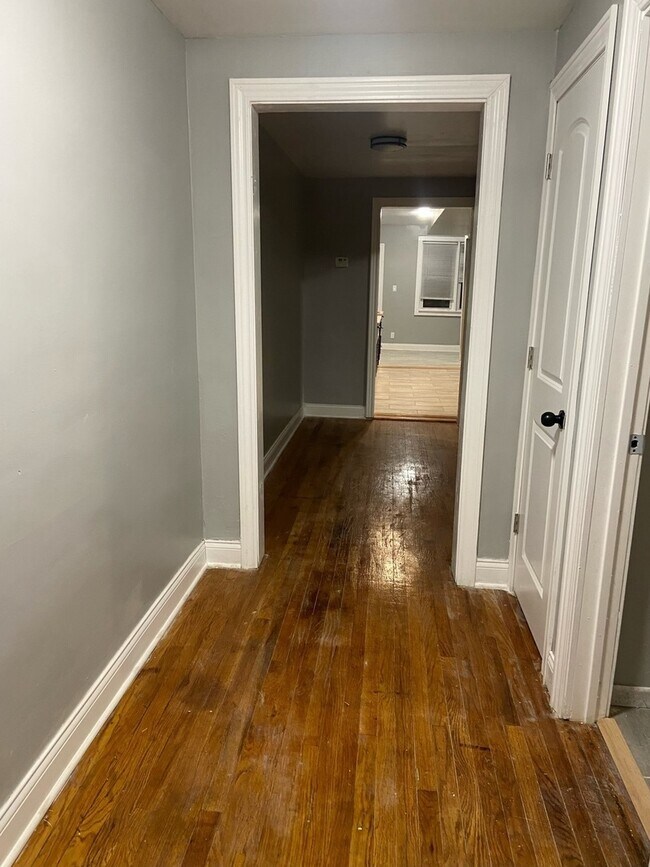 Foto del edificio - 6842 S Calumet Ave