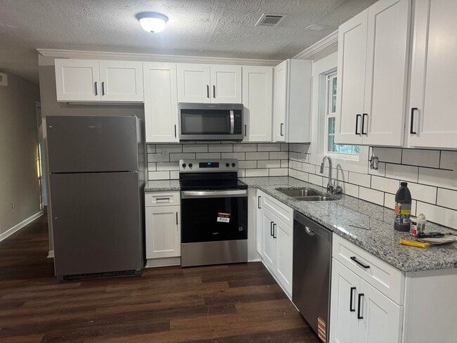 Foto del edificio - 2919 Panhandle Cir