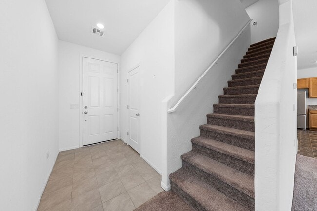 Building Photo - Modern 3-Bedroom + Loft Near VA Hospital