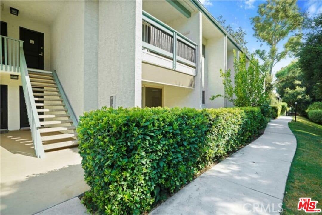 Primary Photo - 23635 Park Capri
