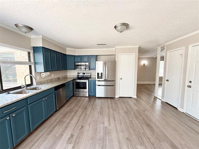 Building Photo - 2107 Rockwood Dr