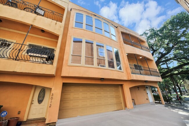 Photo - 3014 Chenevert Street Townhome