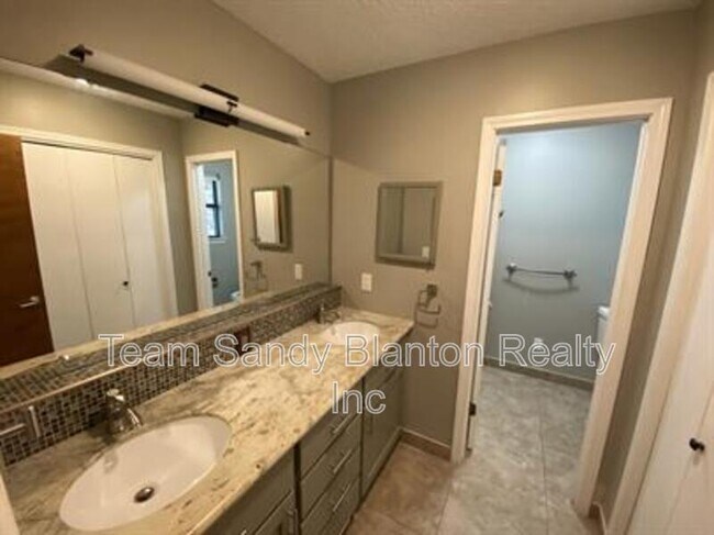 Building Photo - 8874 Burning Tree Rd