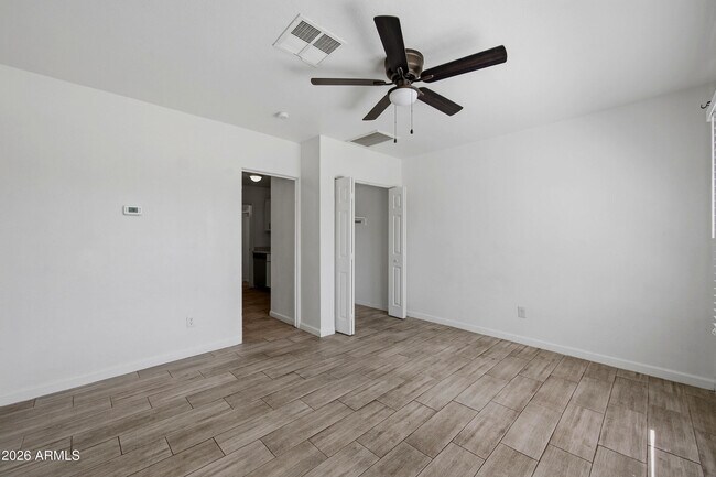 Foto del edificio - 907 N 22nd Pl