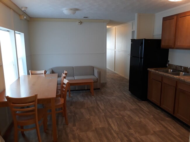 Foto del edificio - 1702 Cripple Creek St