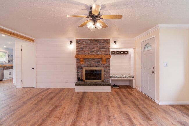 Building Photo - **Coming Soon** Spokane Valley 3 Bed 2 Bath updated home Oversized Lot RV Parking