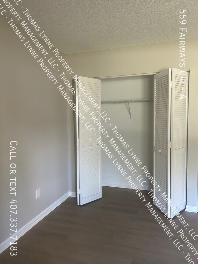 Building Photo - 559 Fairways Cir