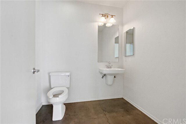Building Photo - 204 N Spurgeon St