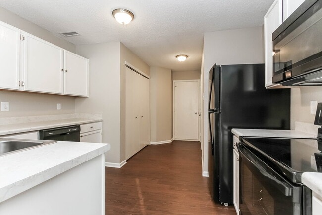 Foto del edificio - 1170 Freemont Ln