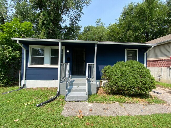 Building Photo - 10237 Lord Dr