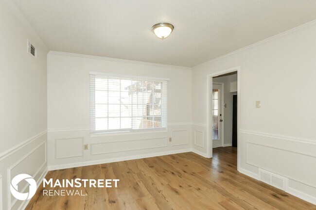 Foto del edificio - 8018 Cross Village Dr