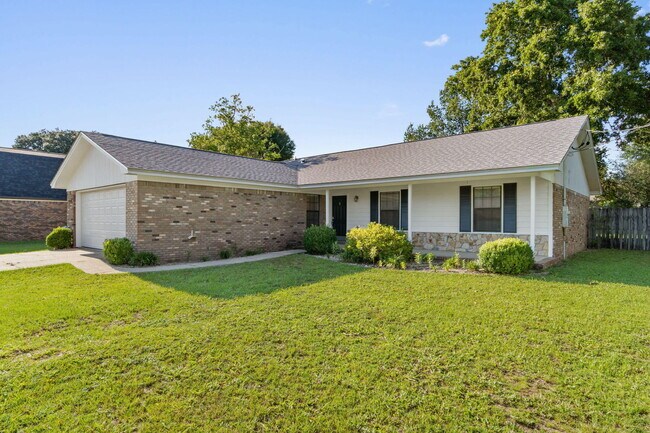 Foto del edificio - 502 Krest Dr