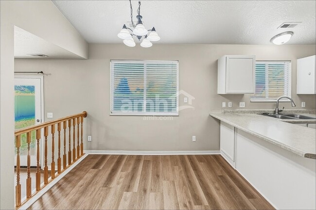 Building Photo - 272 S 590 W