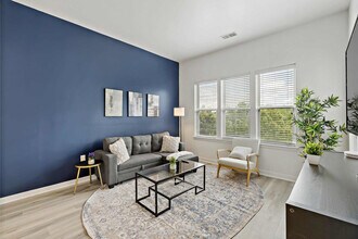 Building Photo - 209 S Kings Dr