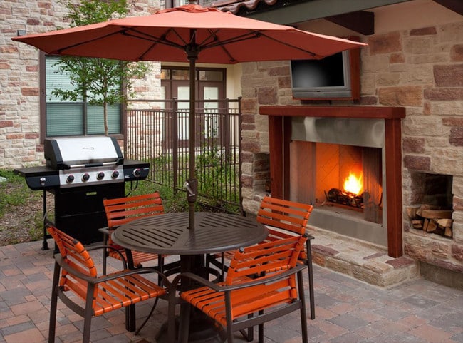 Building Photo - AMLI at Escena