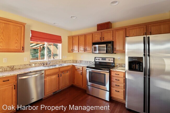 Building Photo - 3 br, 2.5 bath House - 1150 Nw Redwing Dr