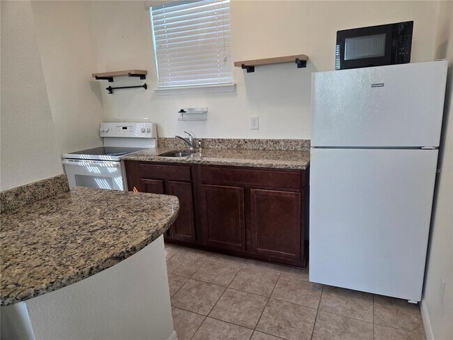 Foto del edificio - 8359 Lookout Pointe Dr