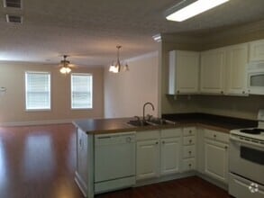 Building Photo - 105 Westchester Dr