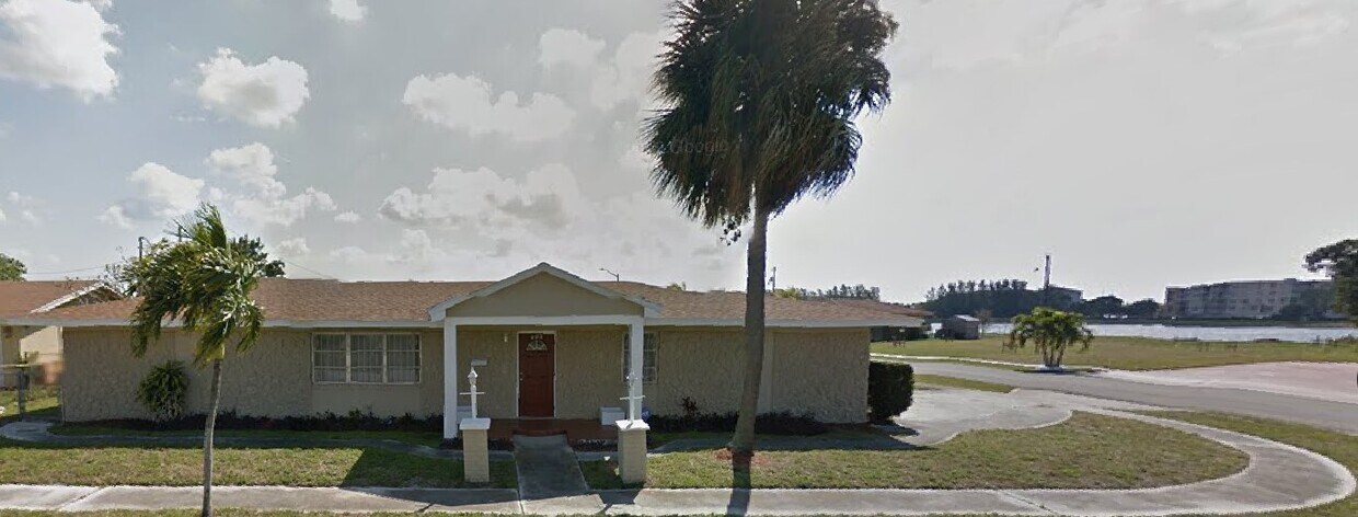 Primary Photo - 500 Clear Lake Ave