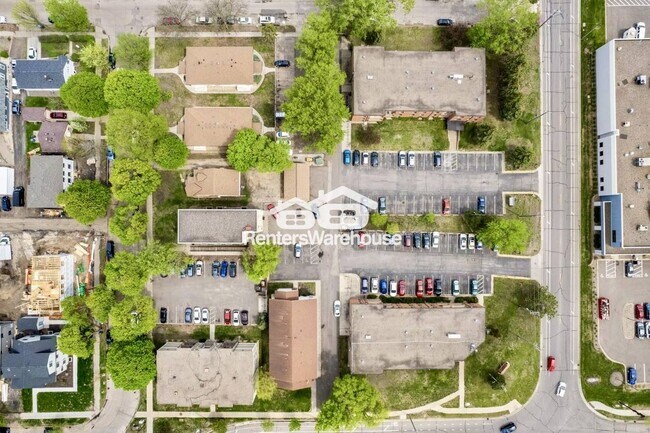 Foto del edificio - 918 17th Ave SE