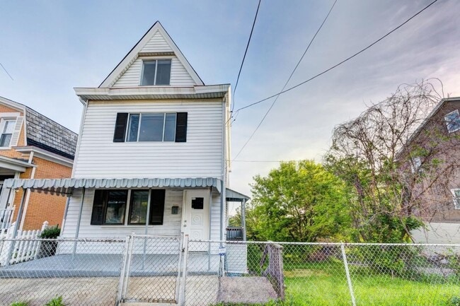 Building Photo - Beautiful 4 bedroom home in Mt. Oliver ava...
