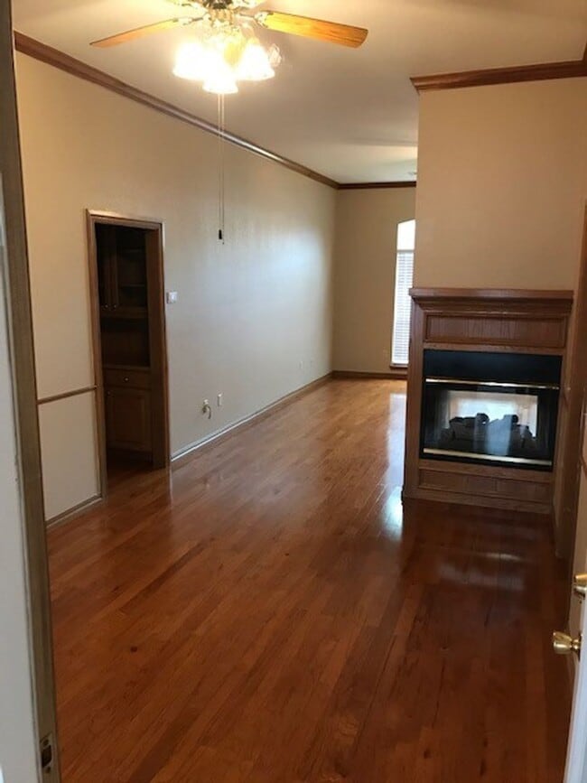 Building Photo - 3 Bedroom 2 Bath in West Norman