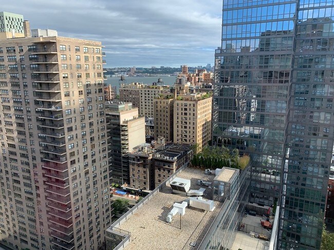 Building Photo - WEST END AVENUE
