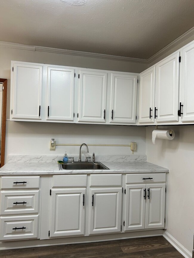 Foto del edificio - 3 bedroom 1 bath townhome in Wilmington