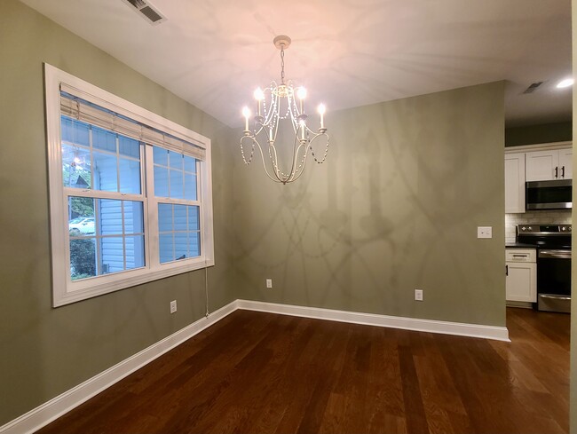 Foto del edificio - 100 Torrey Pines Ln