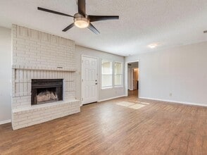Building Photo - 1110 Hyridge St