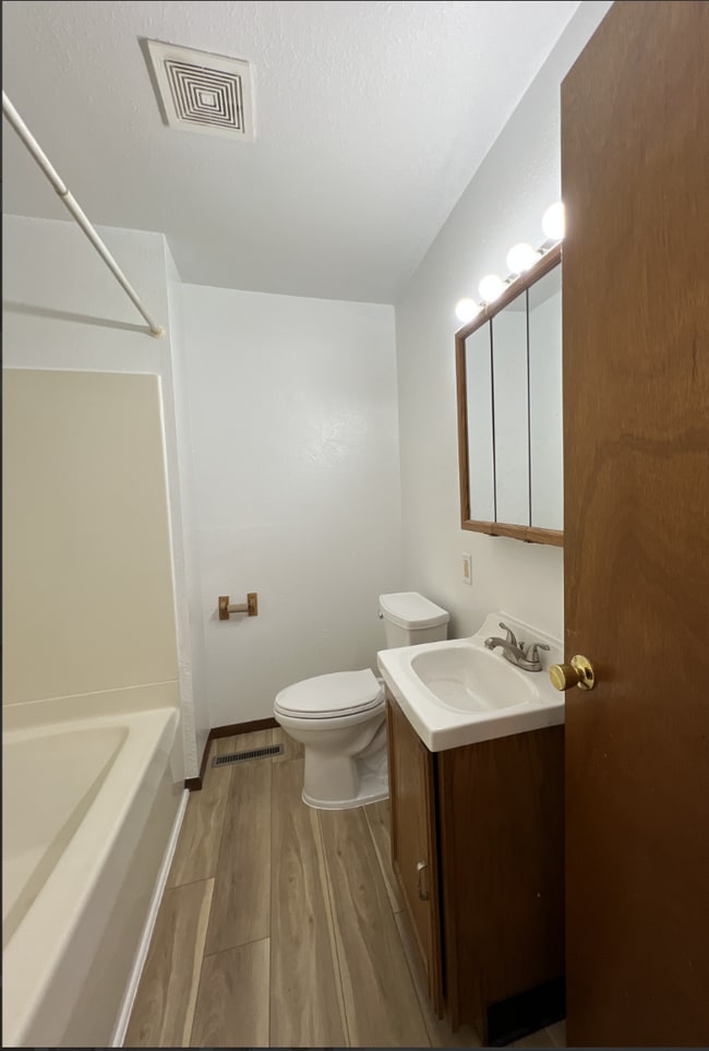 Building Photo - 455 W Locust St