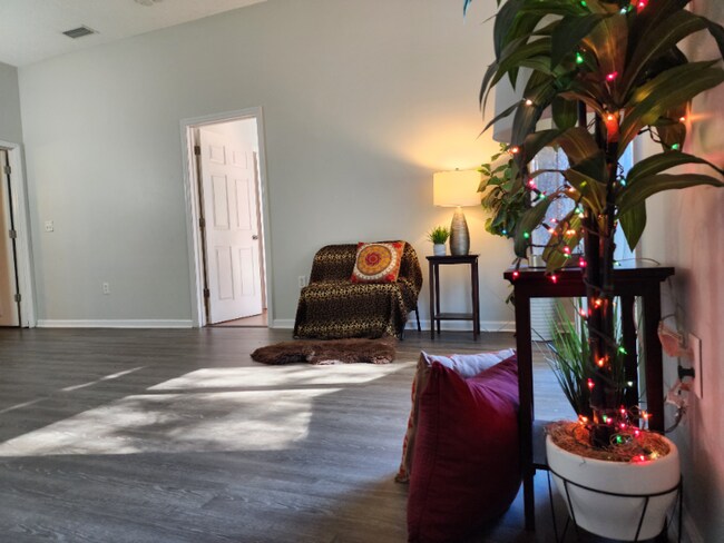 Foto del edificio - 6126 Morse Glen Ct