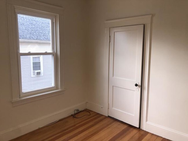 Building Photo - 2 bedroom in Woonsocket RI 02895