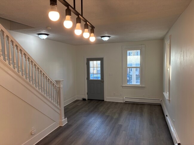 Building Photo - 115 S Franklin St