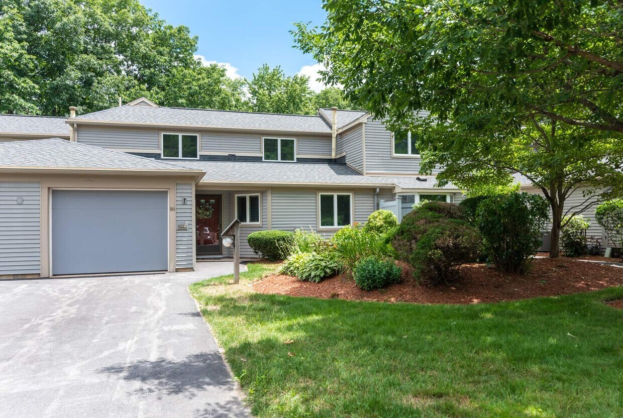 Primary Photo - 86 Walden Pond Dr