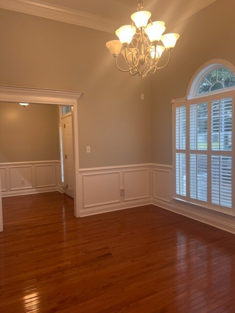 Building Photo - 317 Willow Lake Dr