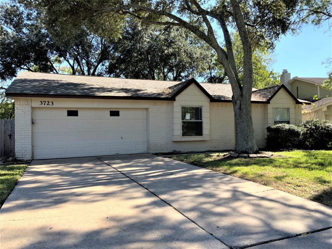 3723 Thursa Ln House Rental in Friendswood, TX