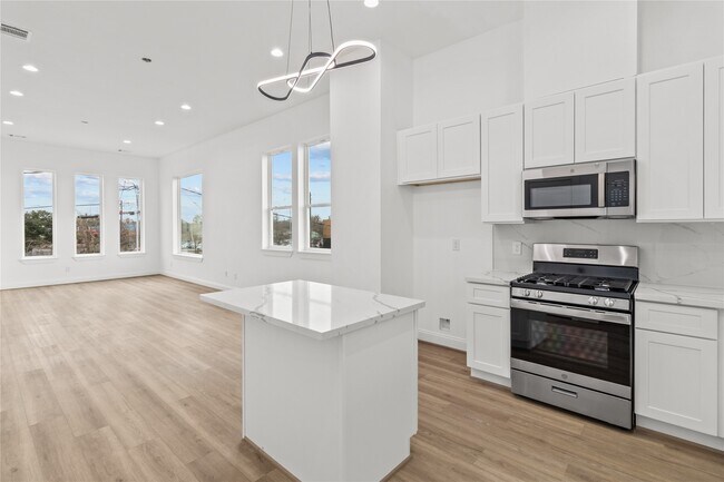 Foto del edificio - 6346 Culberson St